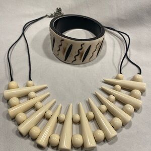 Chunky Cream Necklace and Bracelet Set